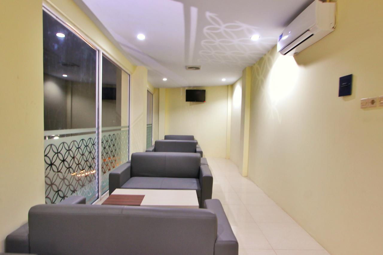 Rivisha Hotel Maguwo Exterior photo