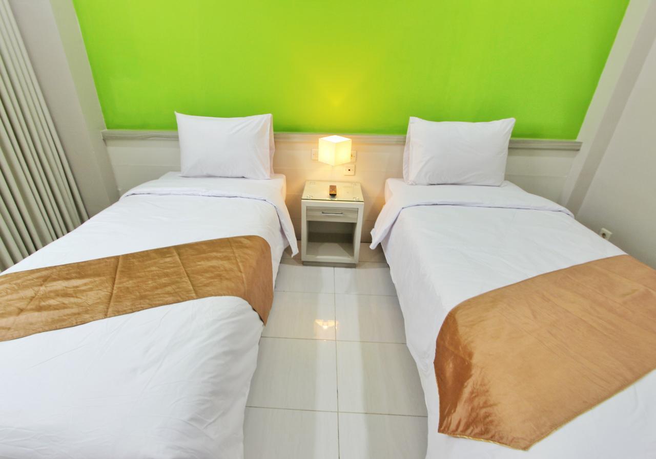 Rivisha Hotel Maguwo Exterior photo