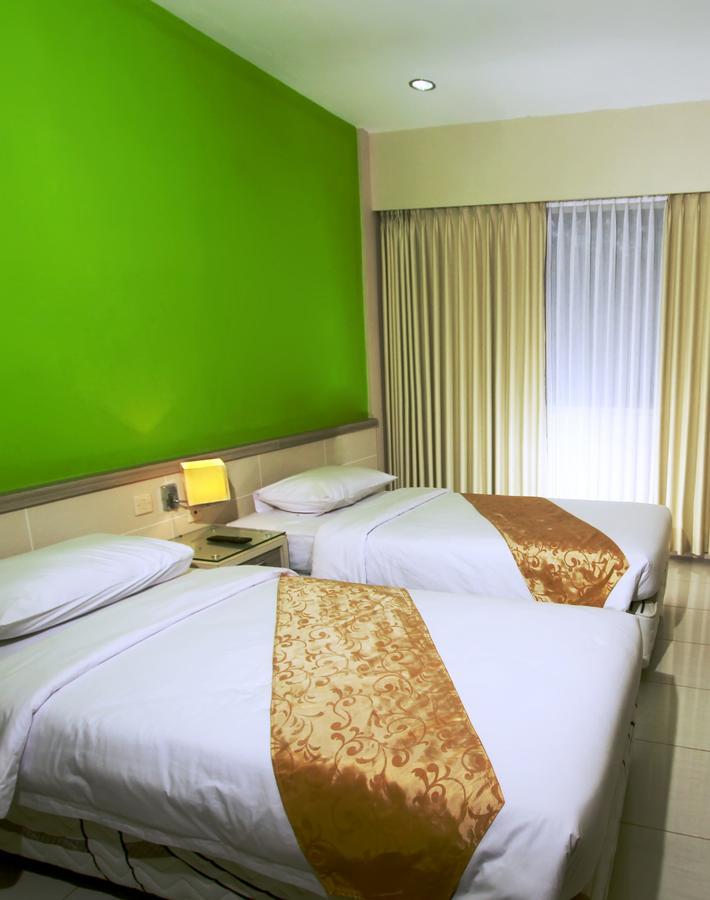 Rivisha Hotel Maguwo Exterior photo