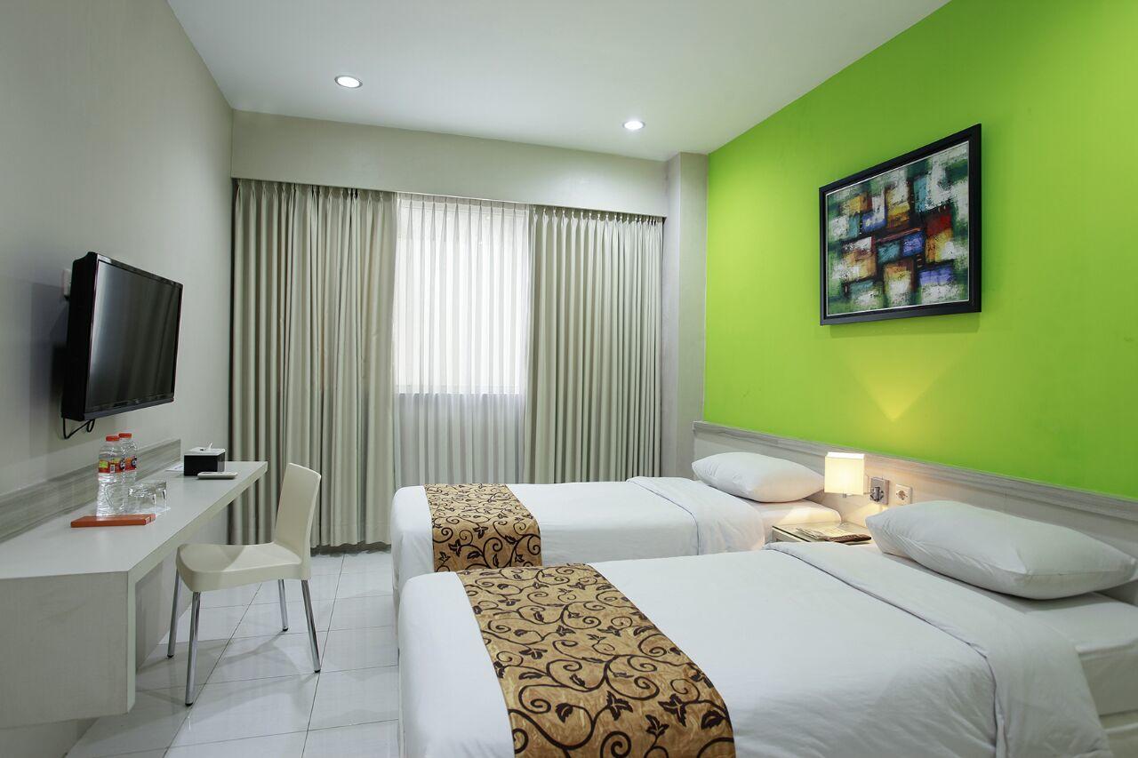 Rivisha Hotel Maguwo Exterior photo